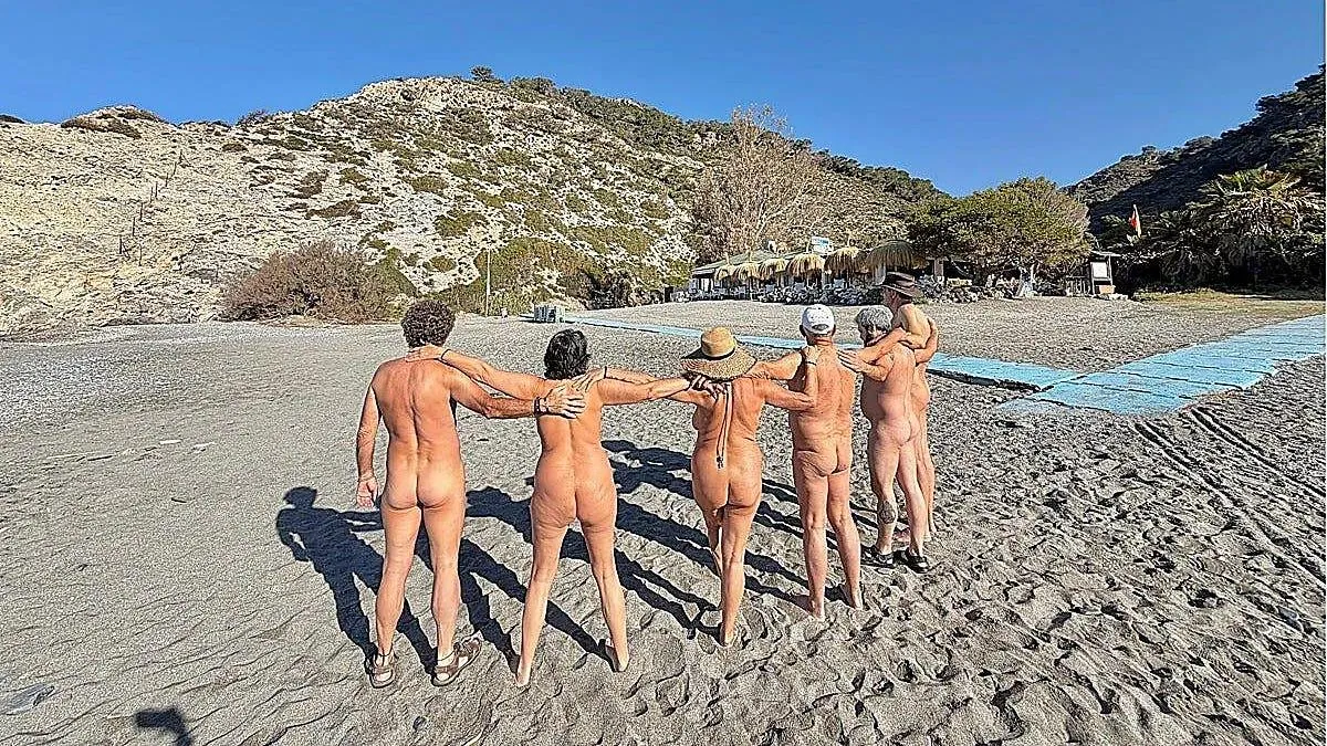 Nudist - Foto 108 van 141