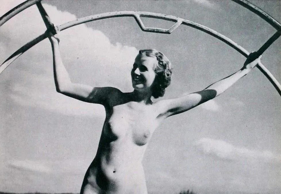Nudist - Foto 88 van 141
