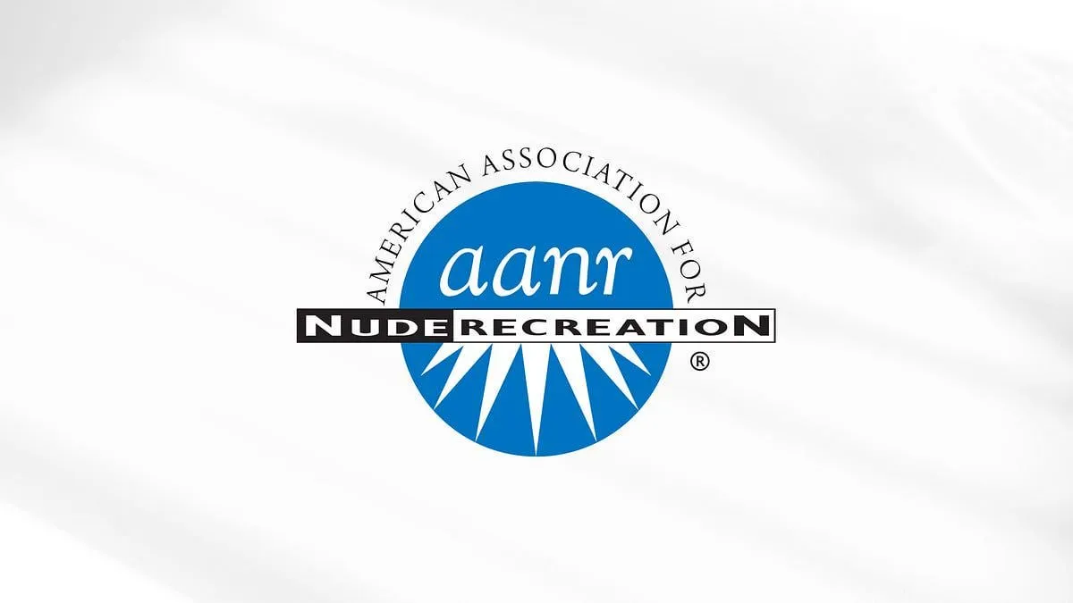Nudist - Foto 76 van 141